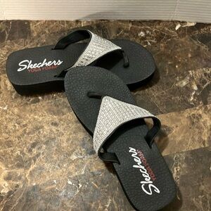 Skechers yoga Foam rhinestone sandals